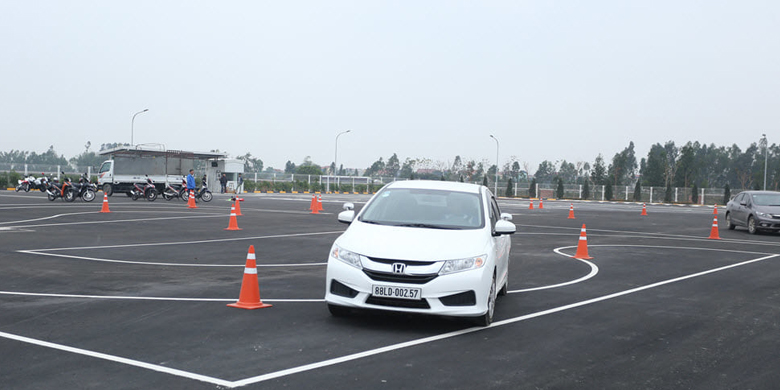 Tìm hiểu về các loại bằng lái ô tô thông dụng nhất tại Việt Nam năm 2024 Tìm hiểu về các loại bằng lái ô tô thông dụng nhất tại Việt Nam năm 2024